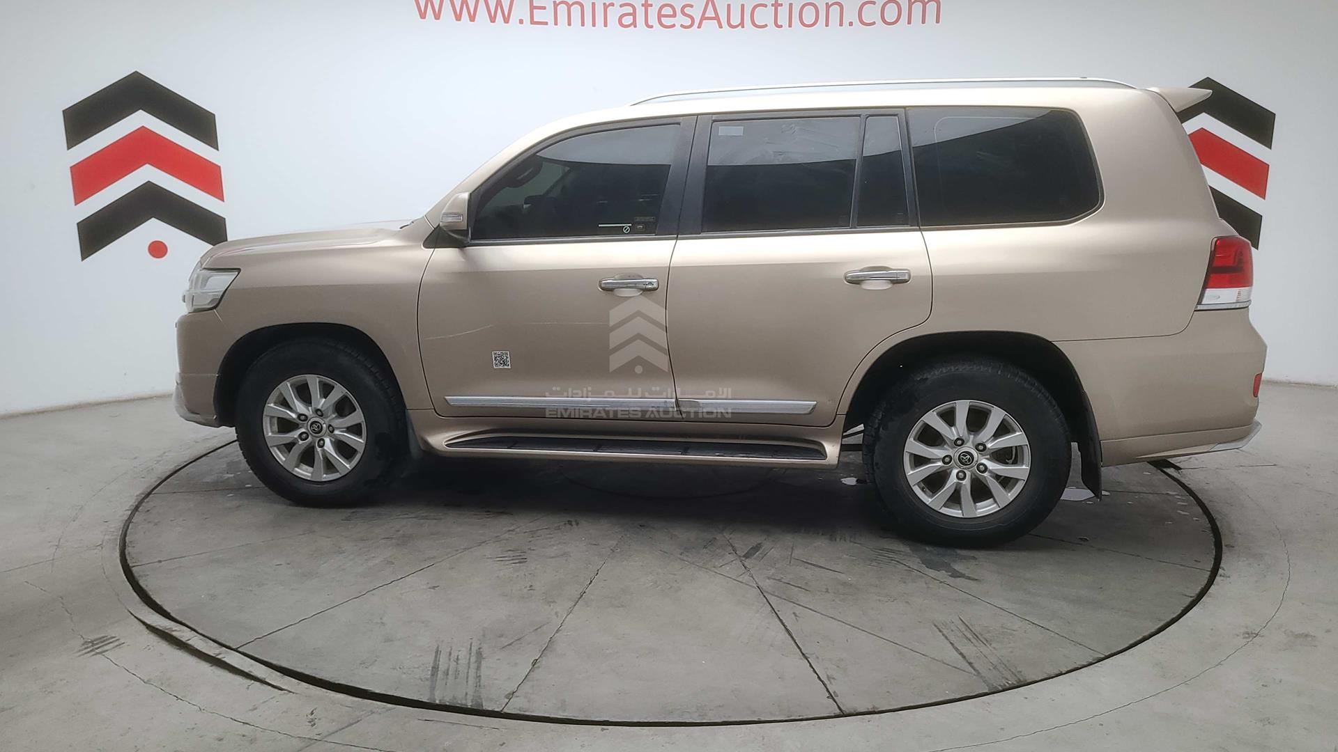 2018 TOYOTA LAND CRUISER VIN: JTMHX01J0J4160430