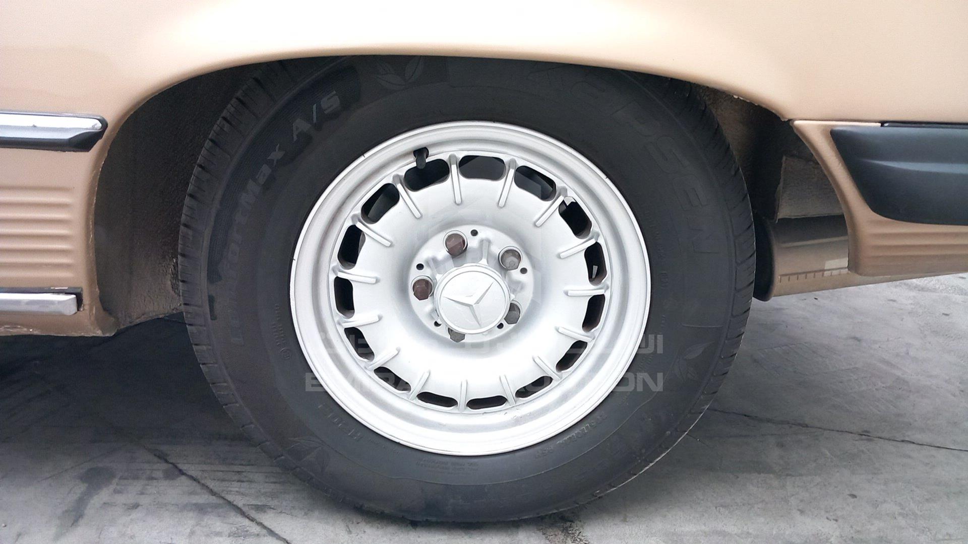 1983 MERCEDES SL 380 VIN: WDBBA45A2DB024288