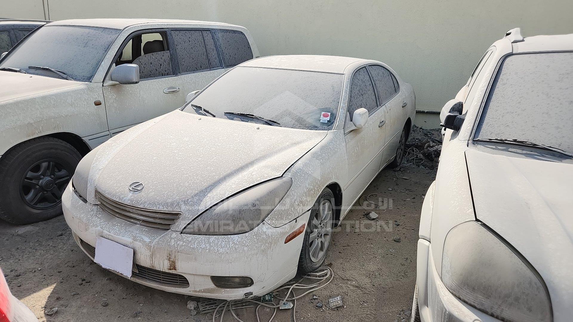 2002 LEXUS ES 300 VIN: JTHBF30G820060499