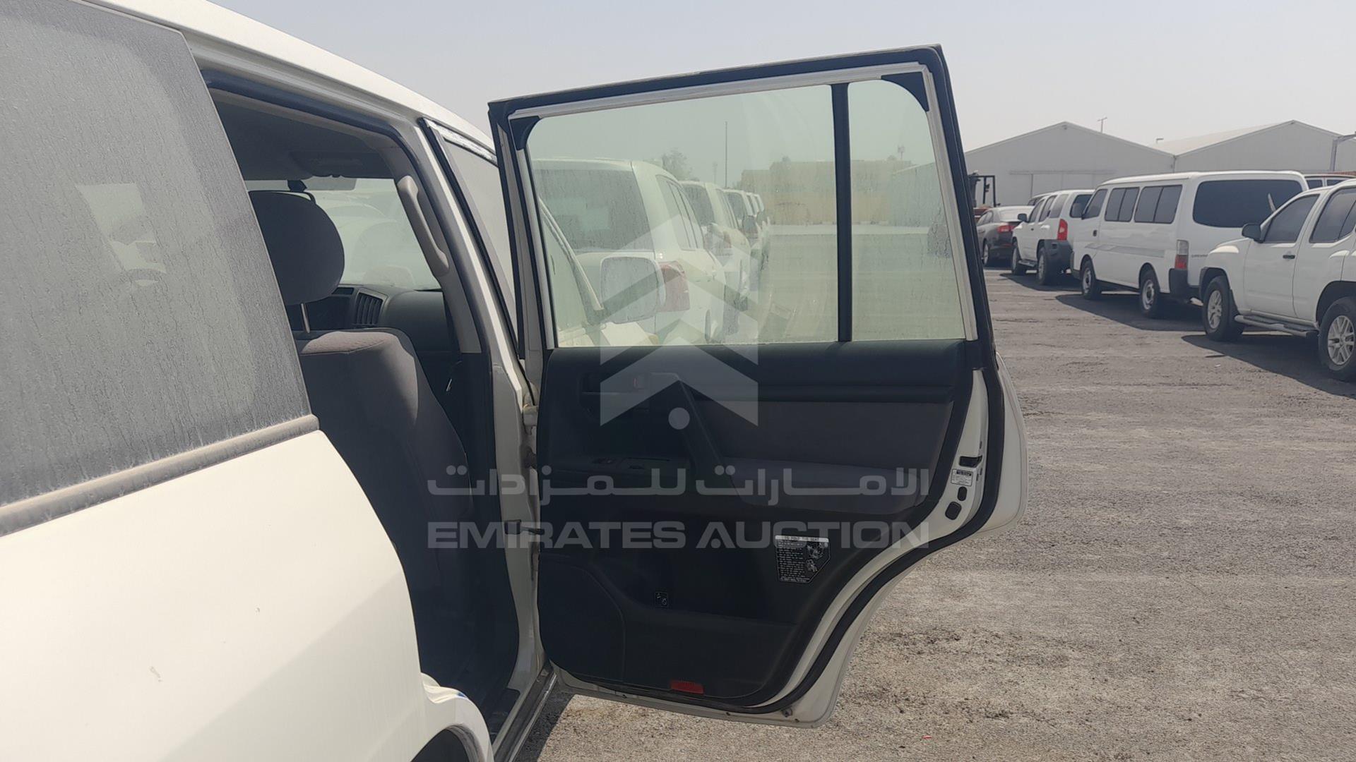 2011 TOYOTA LAND CRUISER VIN: JTMDU09J4B4044435