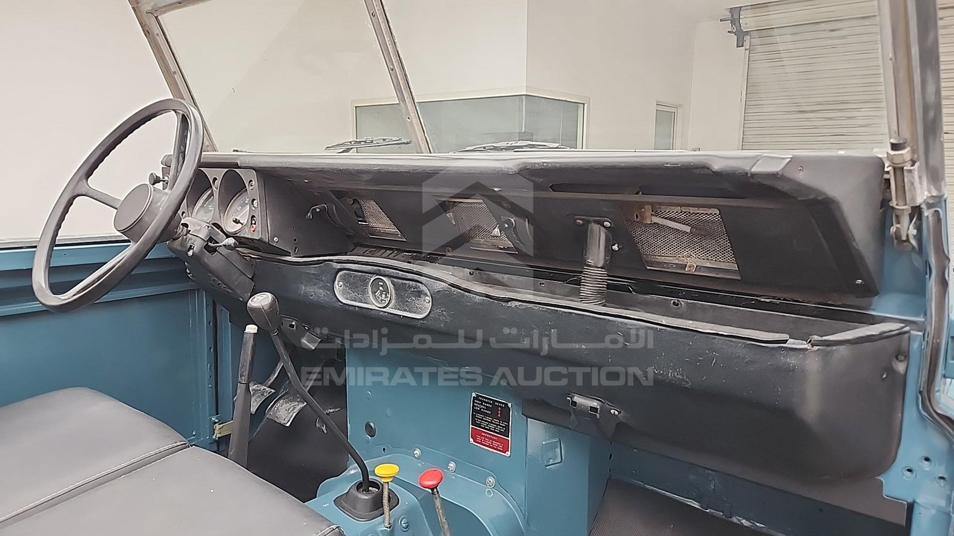 1985 LAND ROVER DEFENDER VIN: 565908