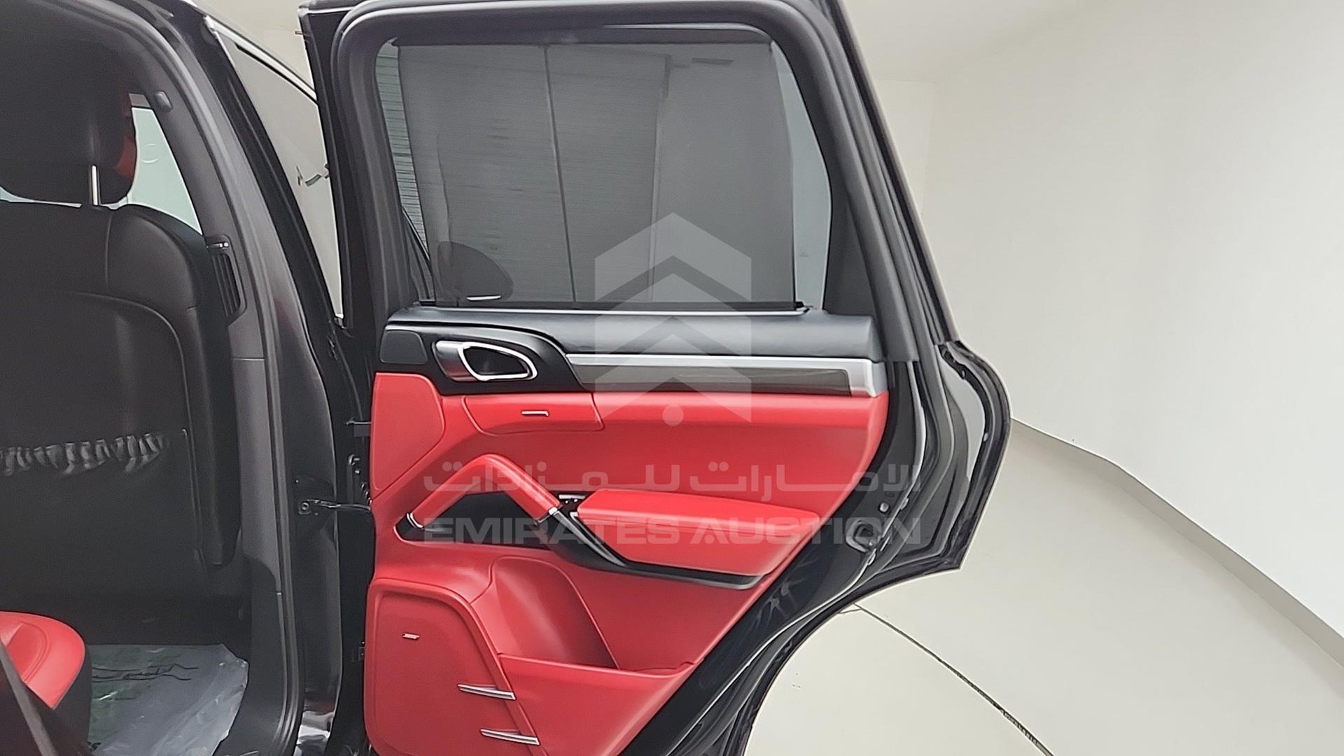 2015 PORSCHE CAYENNE VIN: WP1ZZZ92ZFLA60629