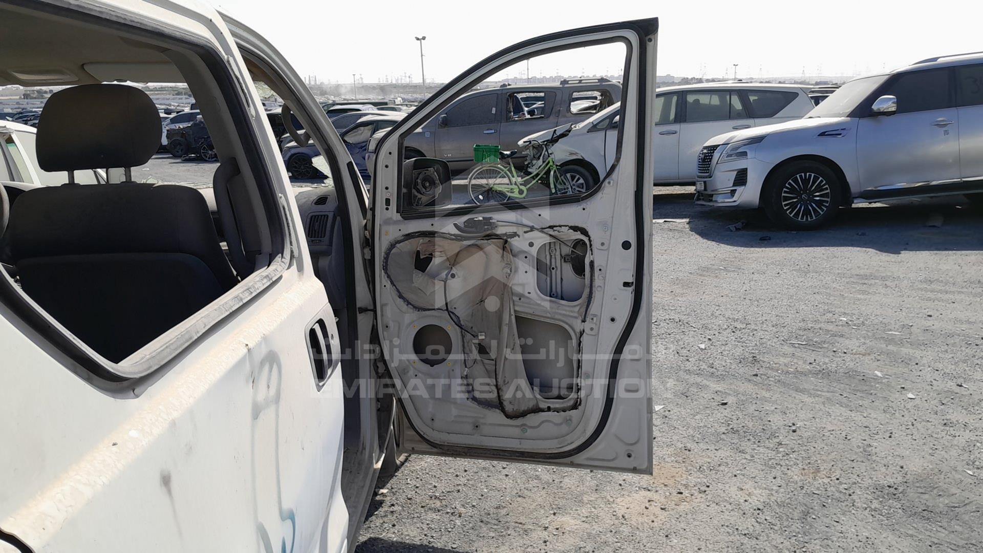 2011 HYUNDAI H1 VIN: KMJWA37R3BU282315
