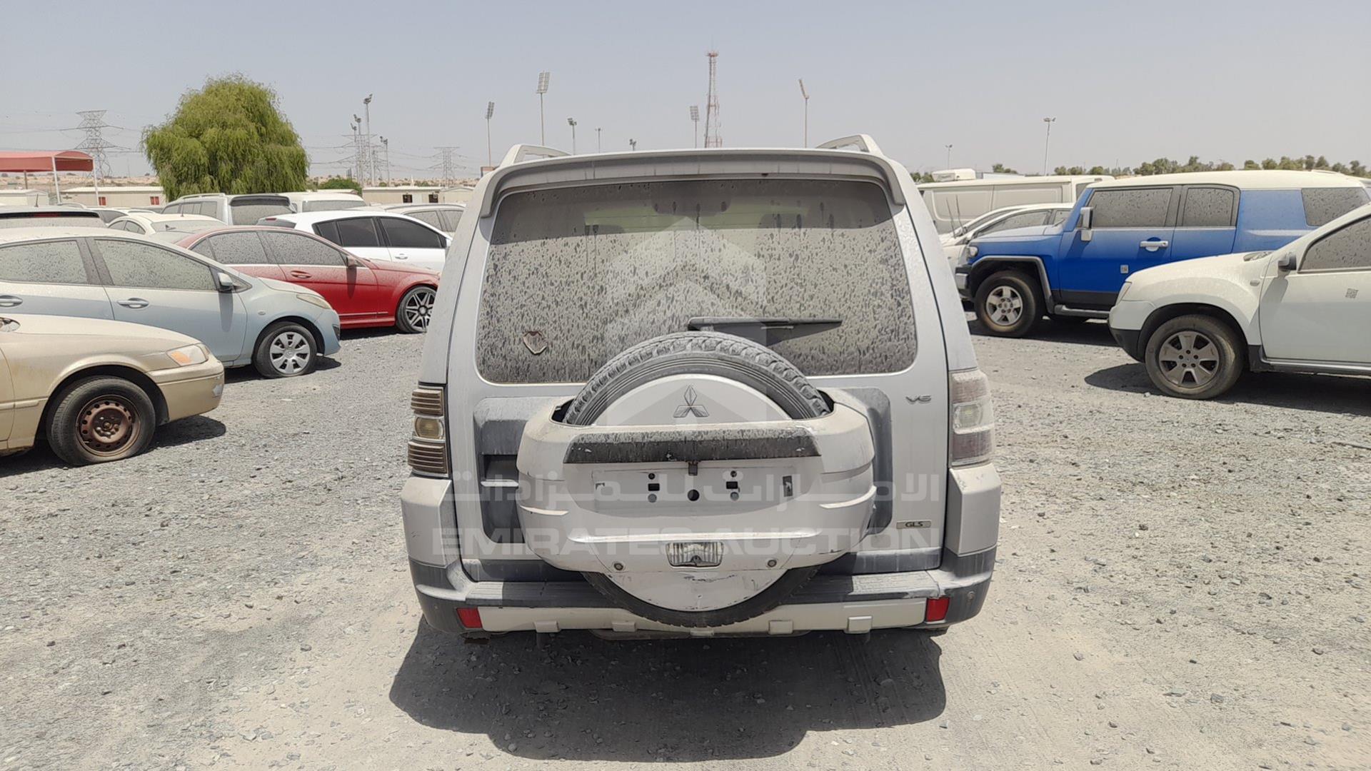 2008 MITSUBISHI PAJERO VIN: JMYLRV93W8J721894
