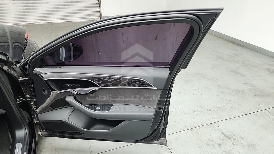 اودي A8 2020 — الباب الأمامي الأيمن — صورة 28