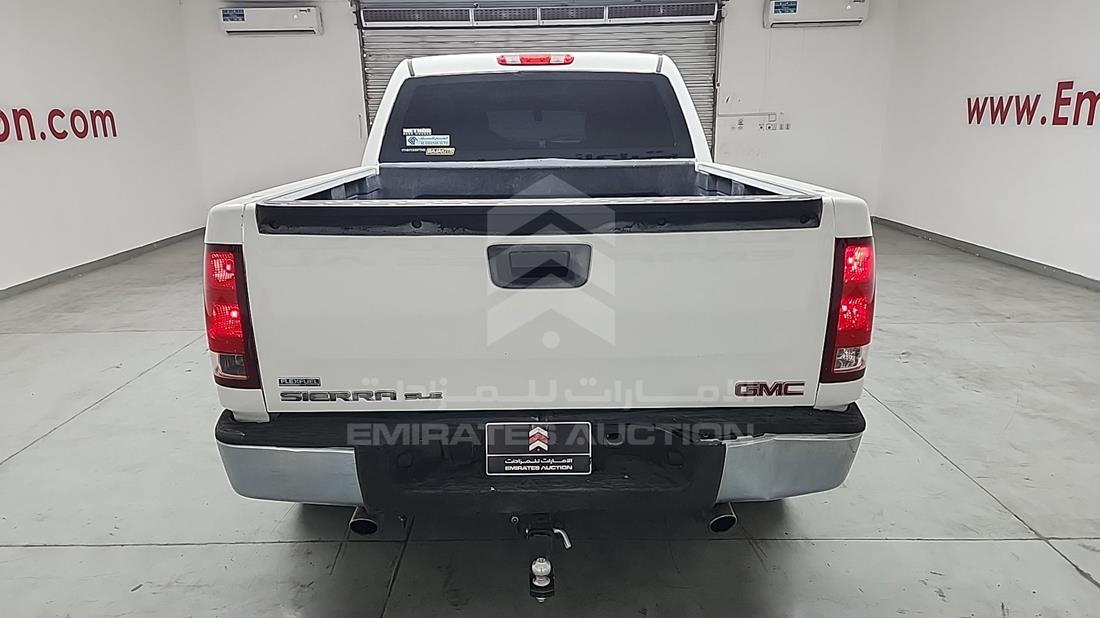 2011 GMC Sierra — Rear View — Photo 7