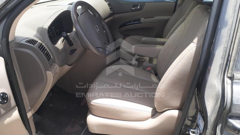 KNAMH817XF6582700 Auction: EmiratesAuction Lot: 405841 KNAMH817XF6582700 Kia Carnival 2015 GREY Photo 13