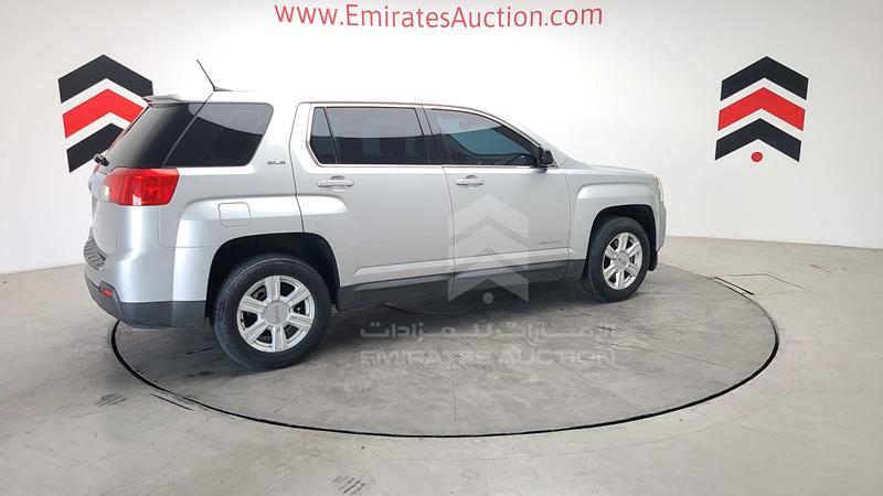 2GKAL8EKXF6303229 Auction: EmiratesAuction Lot: 412016 2GKAL8EKXF6303229 GMC Terrain 2015 SILVER Photo 52