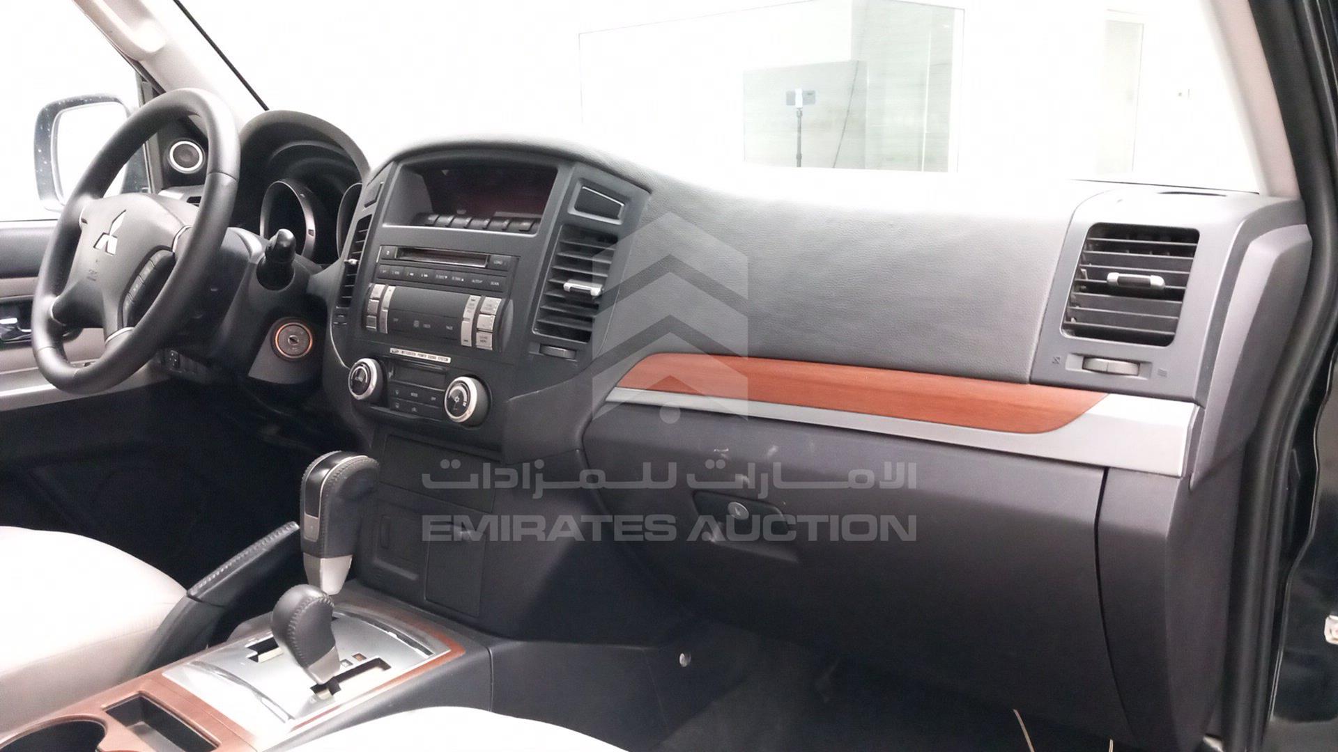 2009 MITSUBISHI PAJERO VIN: JMYMRV83W9J707496
