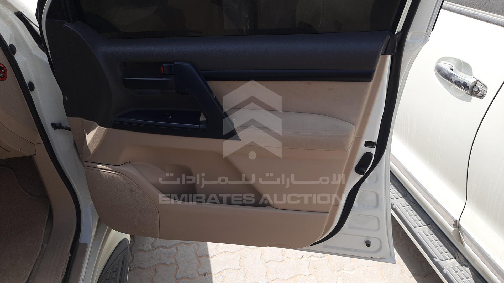 2014 TOYOTA LAND CRUISER VIN: JTMDU09J9E5082015