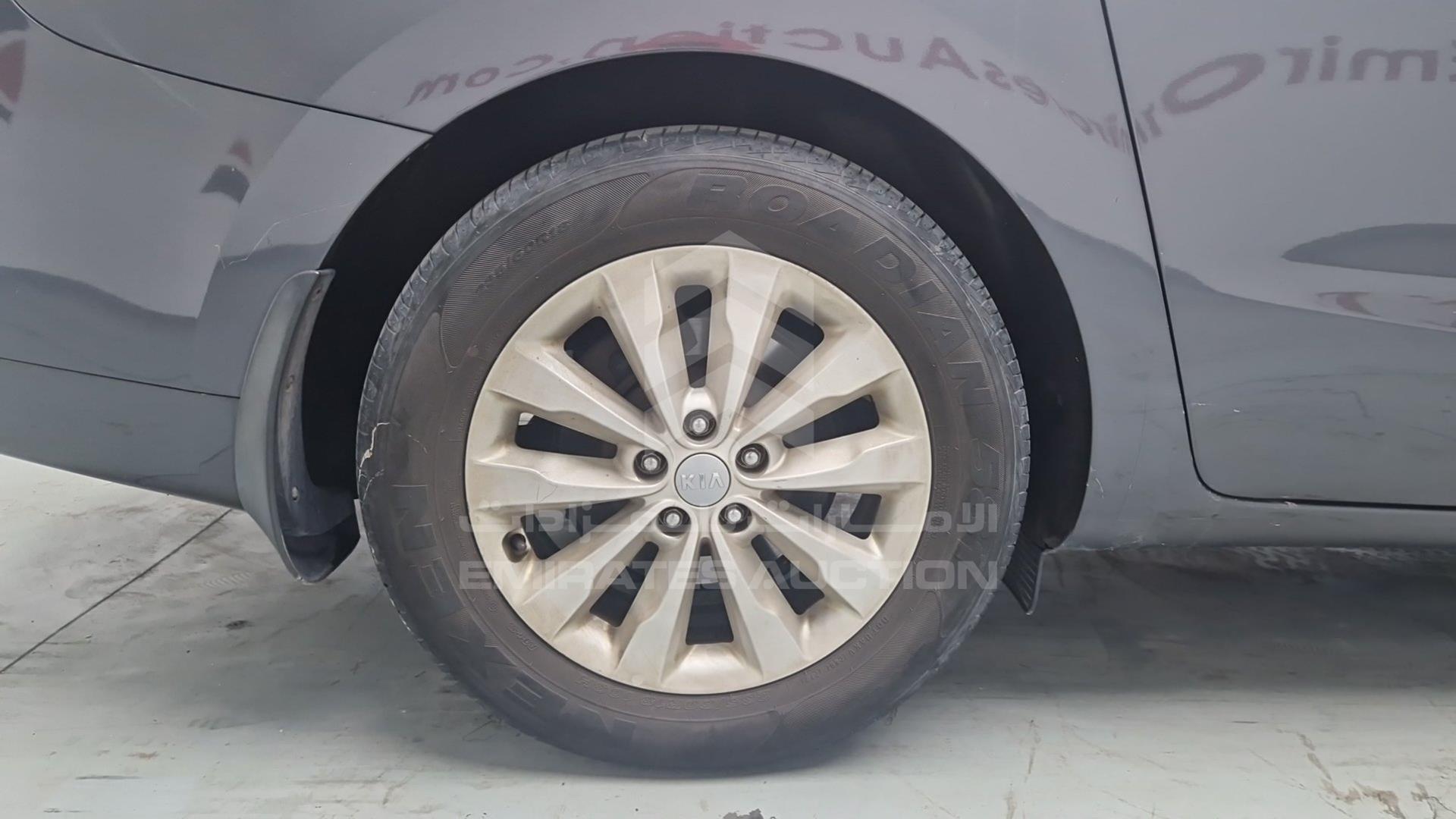 2016 KIA CARNIVAL VIN: KNAMC8127G6129980