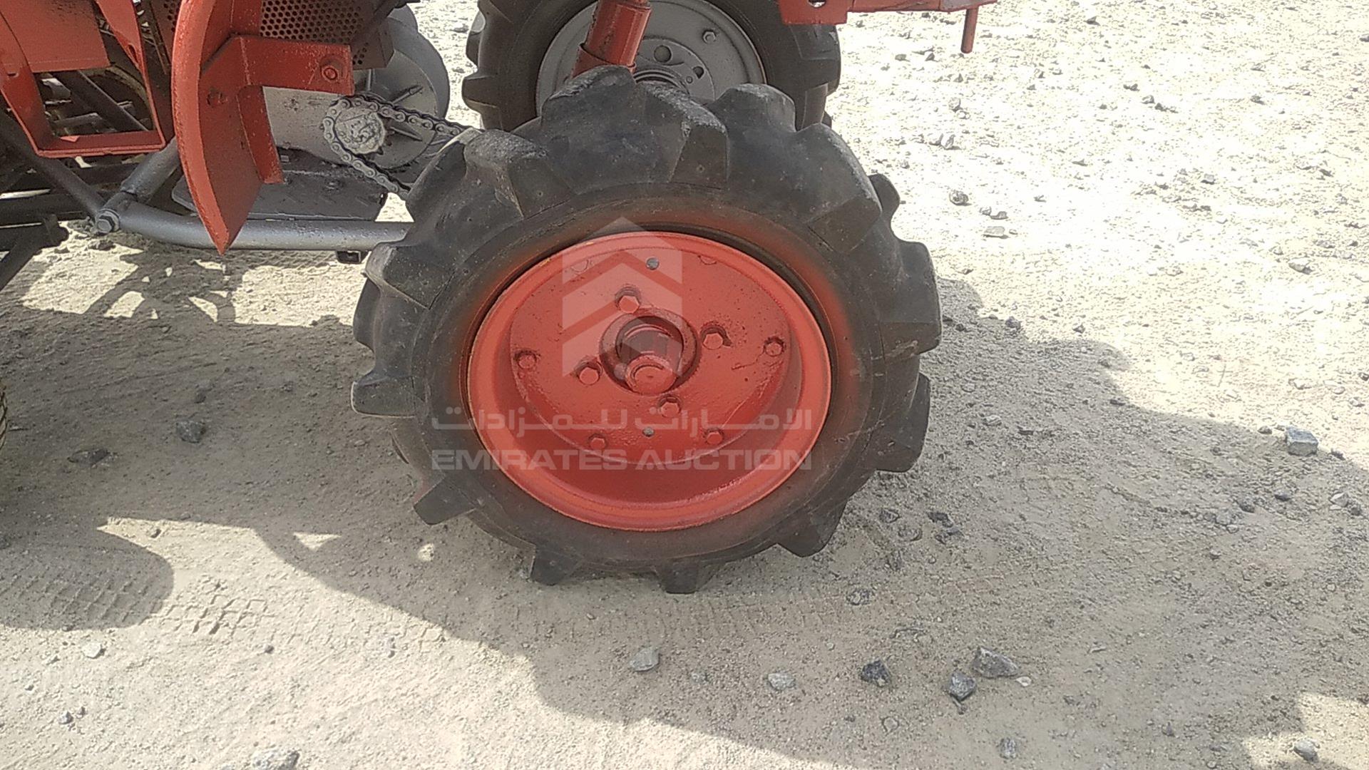 0 TRACTOR --- VIN: 2FMDK4KC4CBA27842