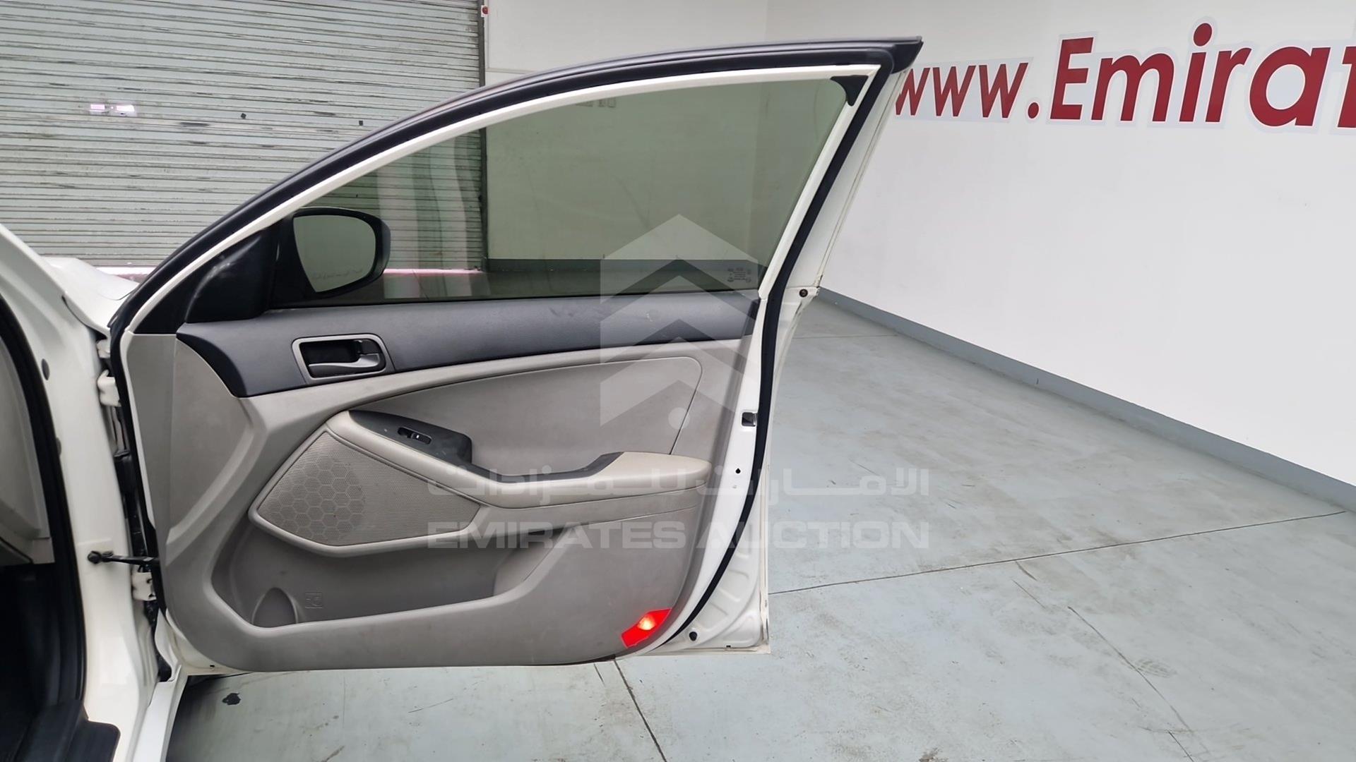 2015 KIA OPTIMA VIN: KNAGM4197F5554667