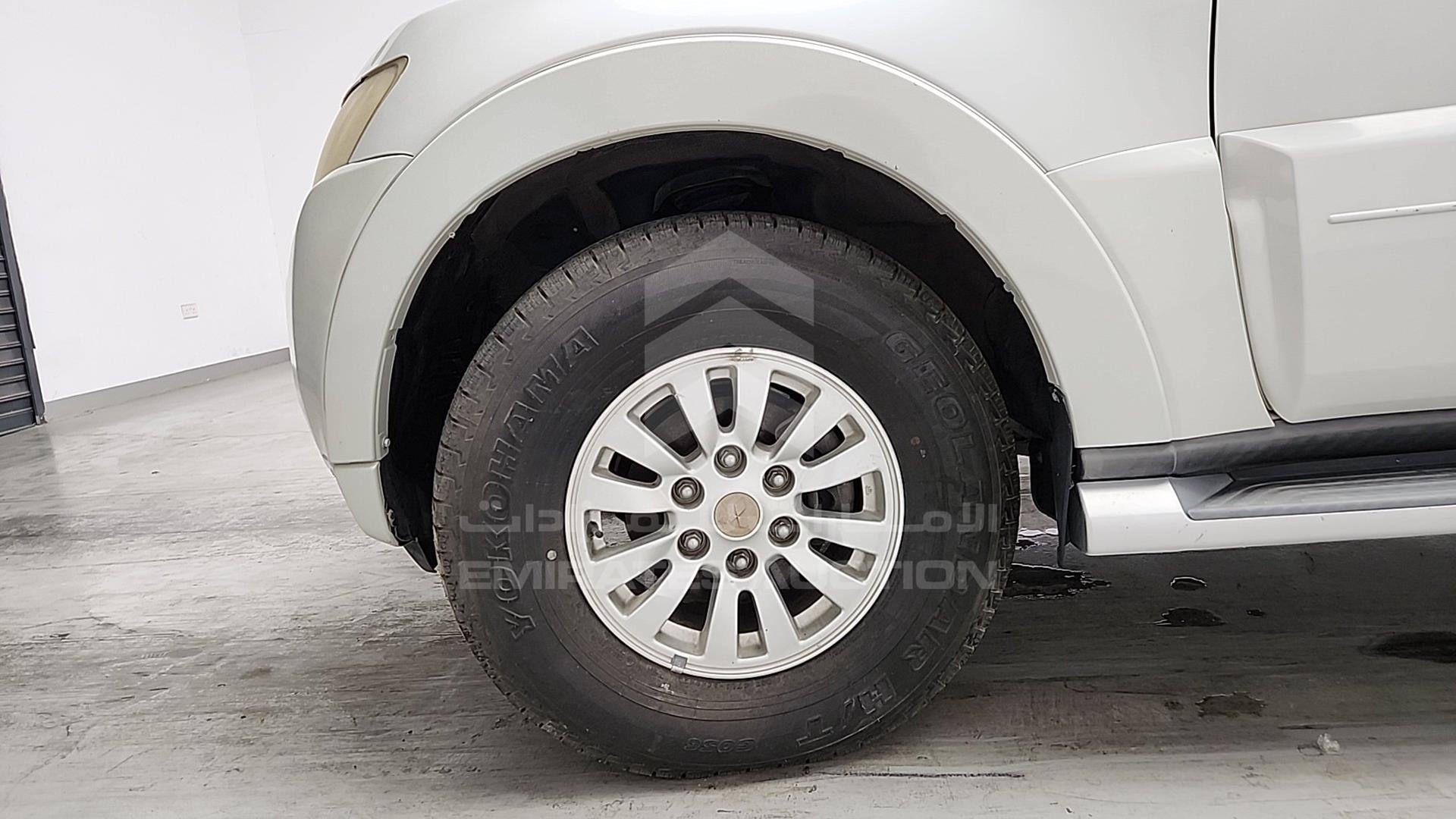 2010 MITSUBISHI PAJERO VIN: JMYLRV95WAJ702893