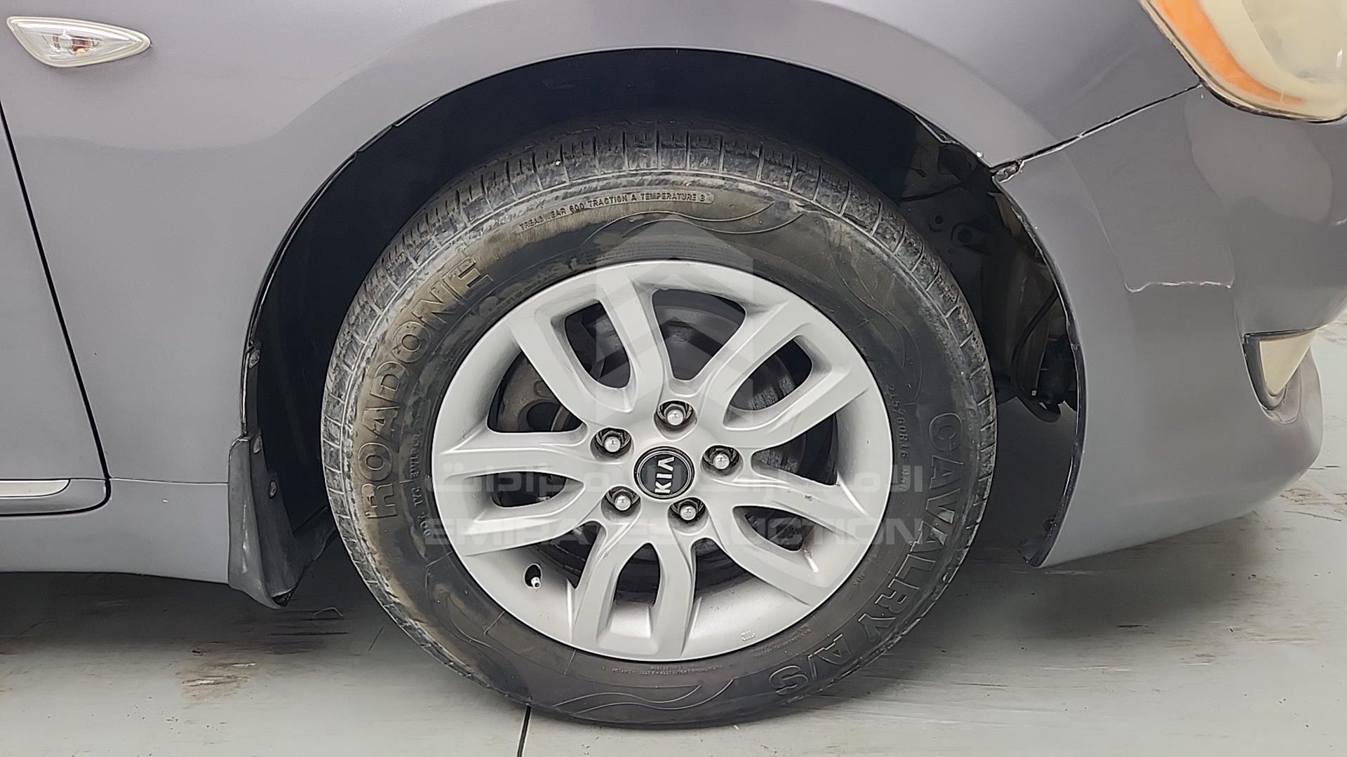 2011 KIA CADENZA VIN: KNALM4140B5028295
