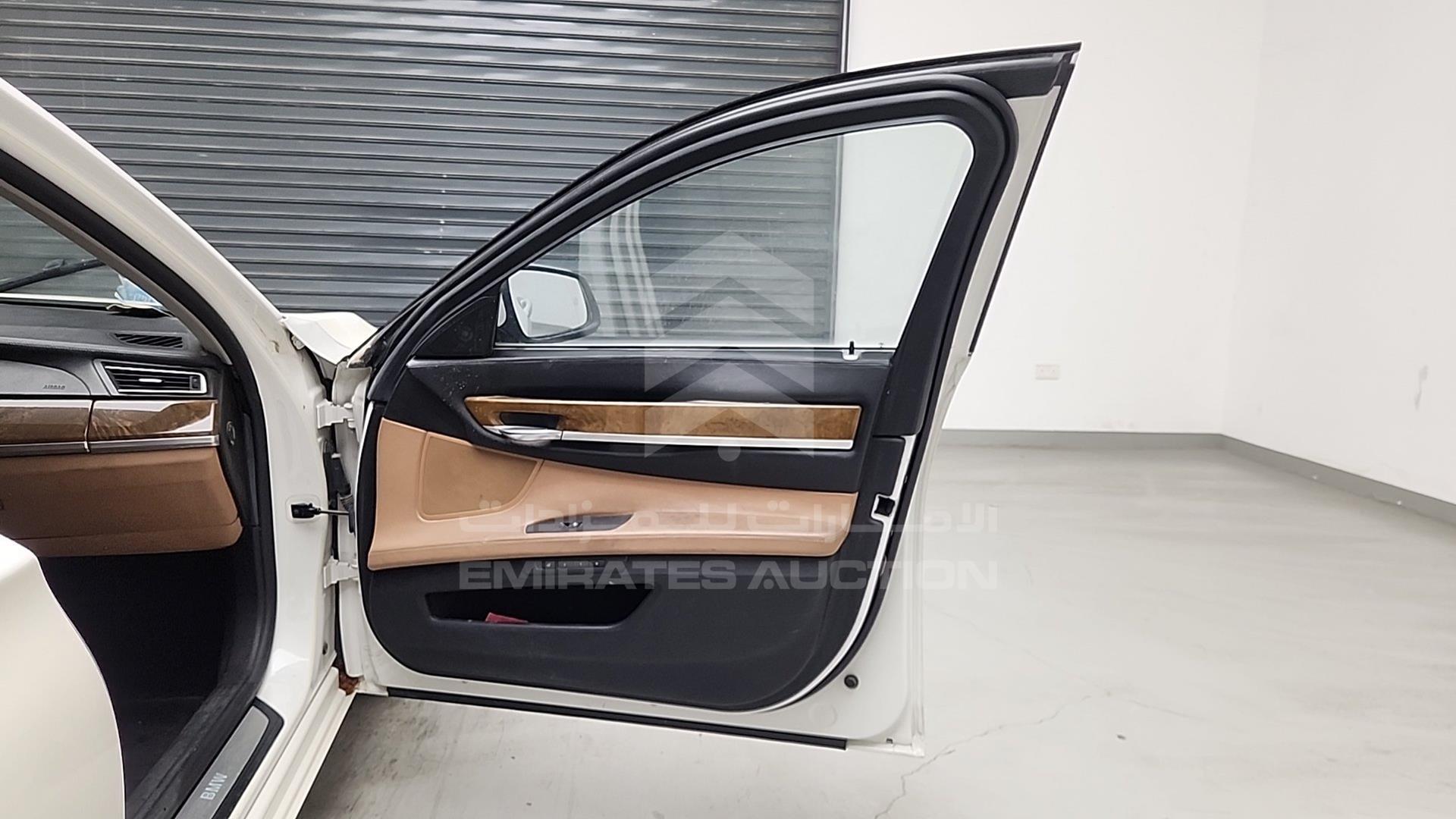 2009 BMW 740 LI VIN: WBAKB410X0C326148