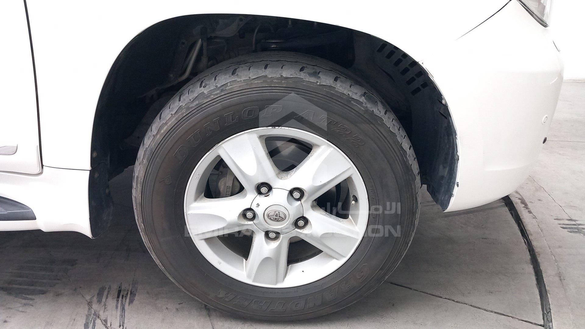 2010 TOYOTA LAND CRUISER VIN: JTMHT05JXA4032928