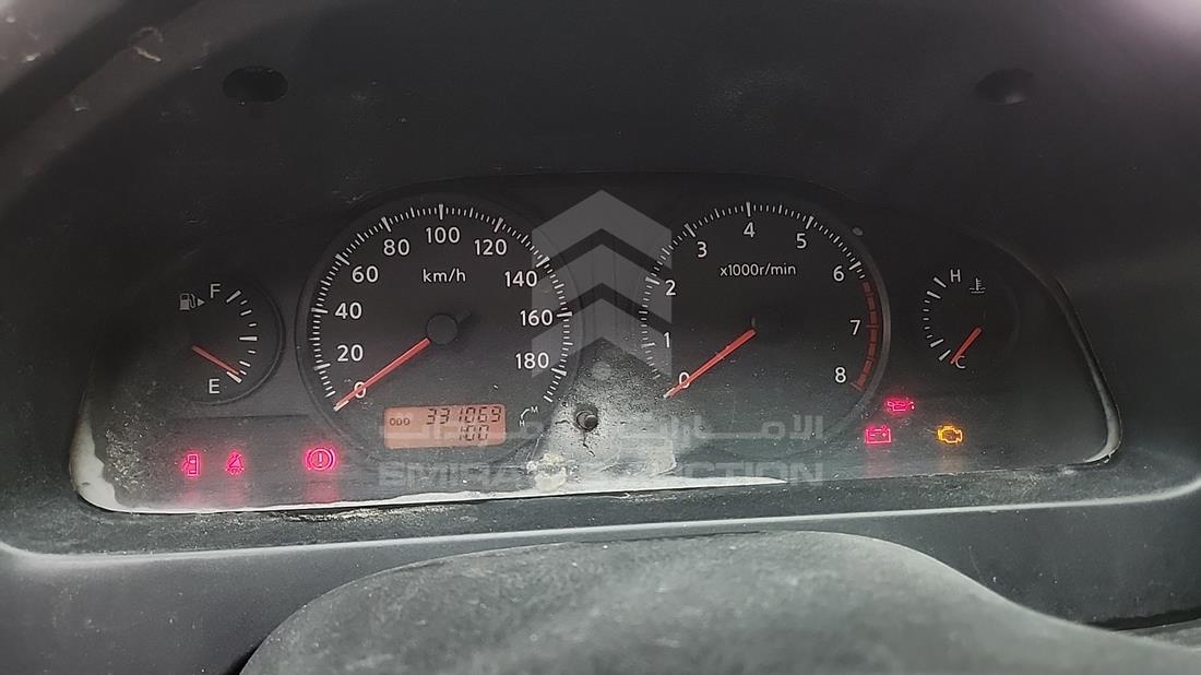 2010 Nissan Urvan — Speedometer & RPM Gauges — Photo 9