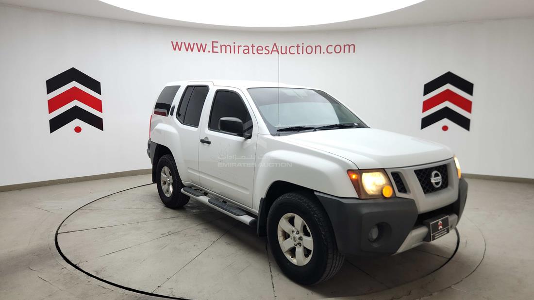 2012 Nissan Xterra — Front Right Angle — Photo 10