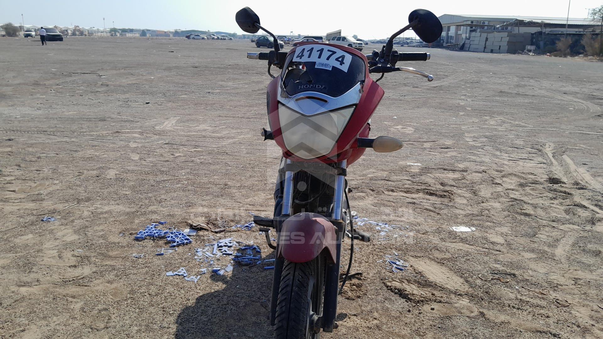 0 HONDA MOTORBIKE VIN: ME4KC20310802719