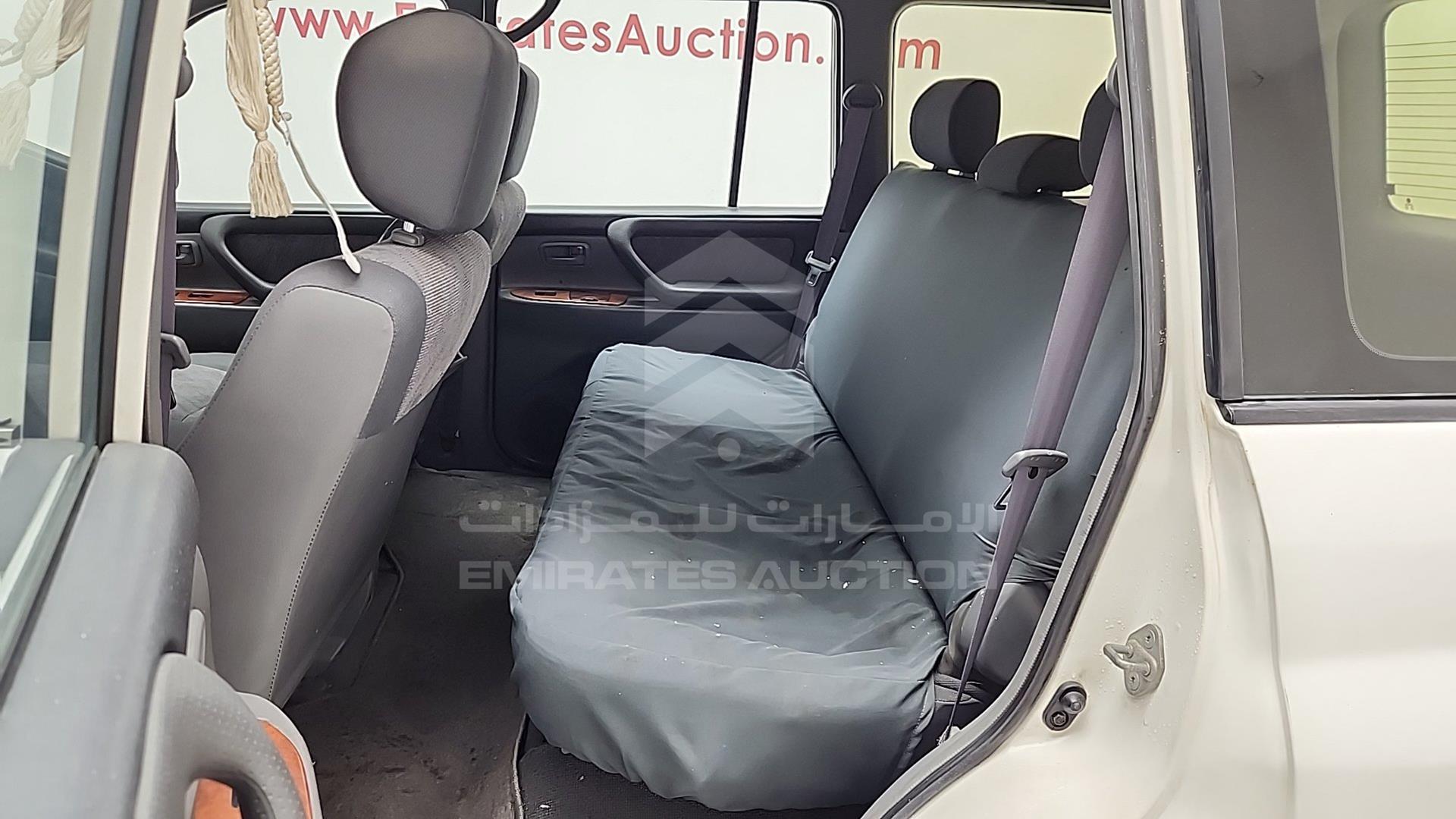 2002 TOYOTA LAND CRUISER VIN: JTGHJ01J723001920