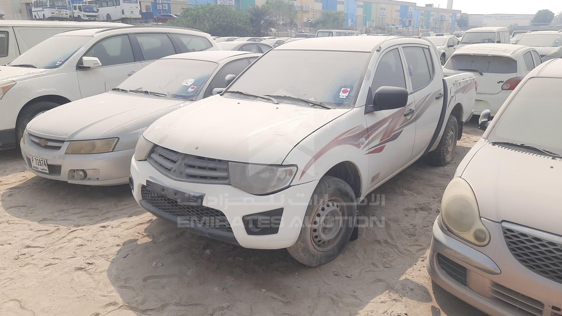 2014 MITSUBISHI PICK UP VIN: MMBJNKA50ED003858