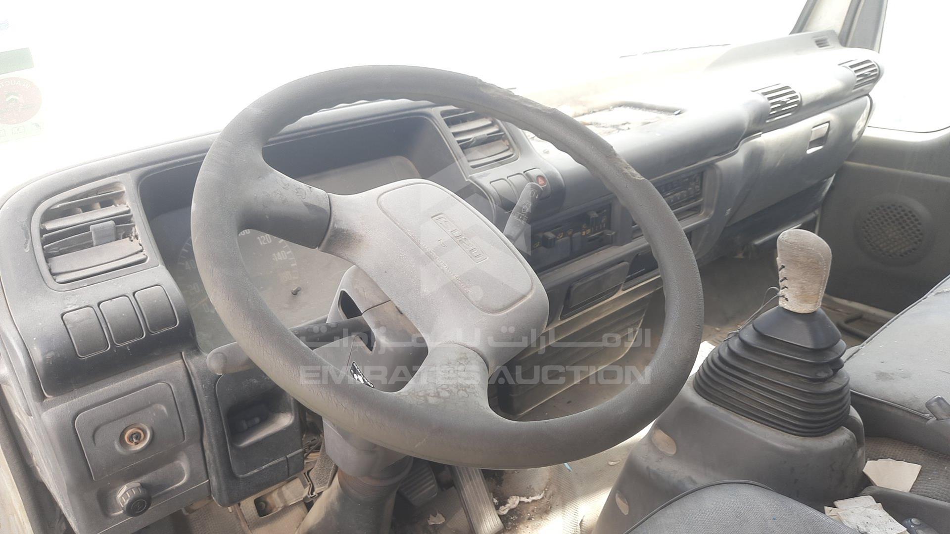 2001 ISUZU NPR VIN: JAAJP34G317P03388