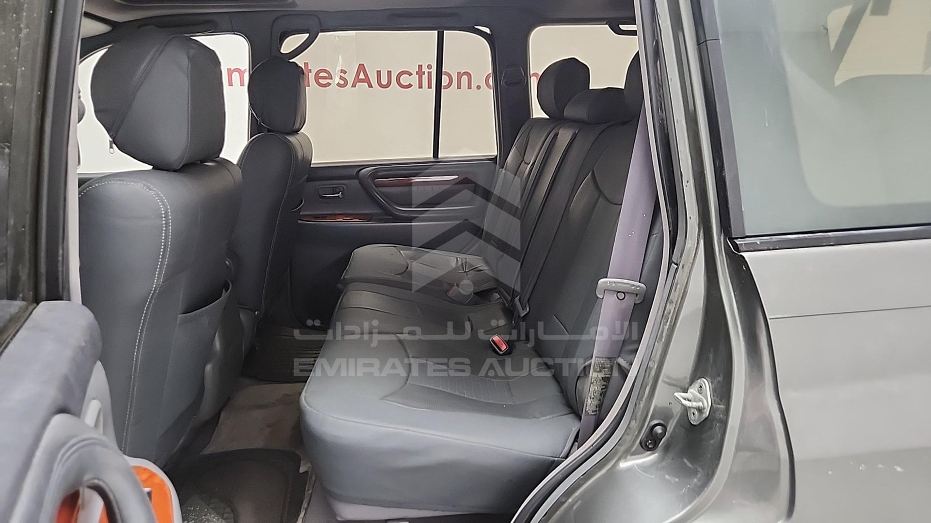 2002 LEXUS LX 470 VIN: JTJHT00W423515791