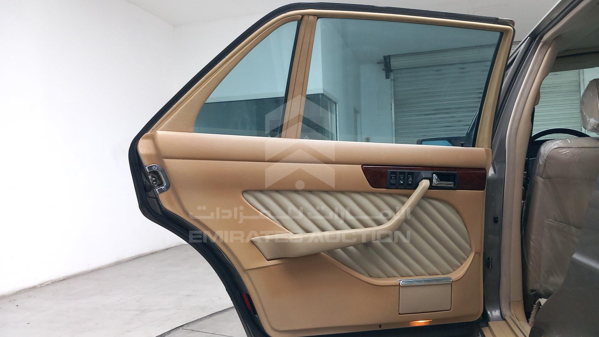 1990 MERCEDES SEL 560 VIN: WDBCA39E5LA531735