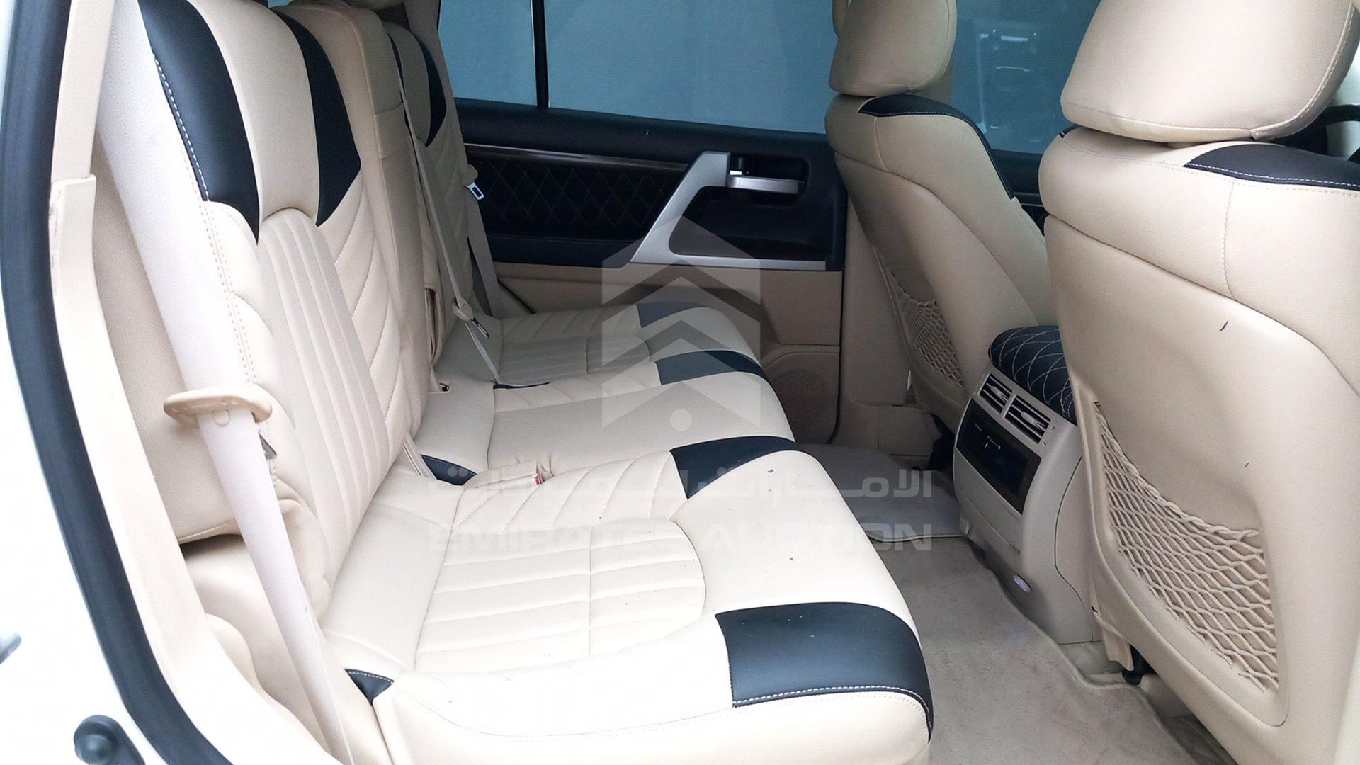 2016 TOYOTA LAND CRUISER VIN: JTMHY05J6G4036341
