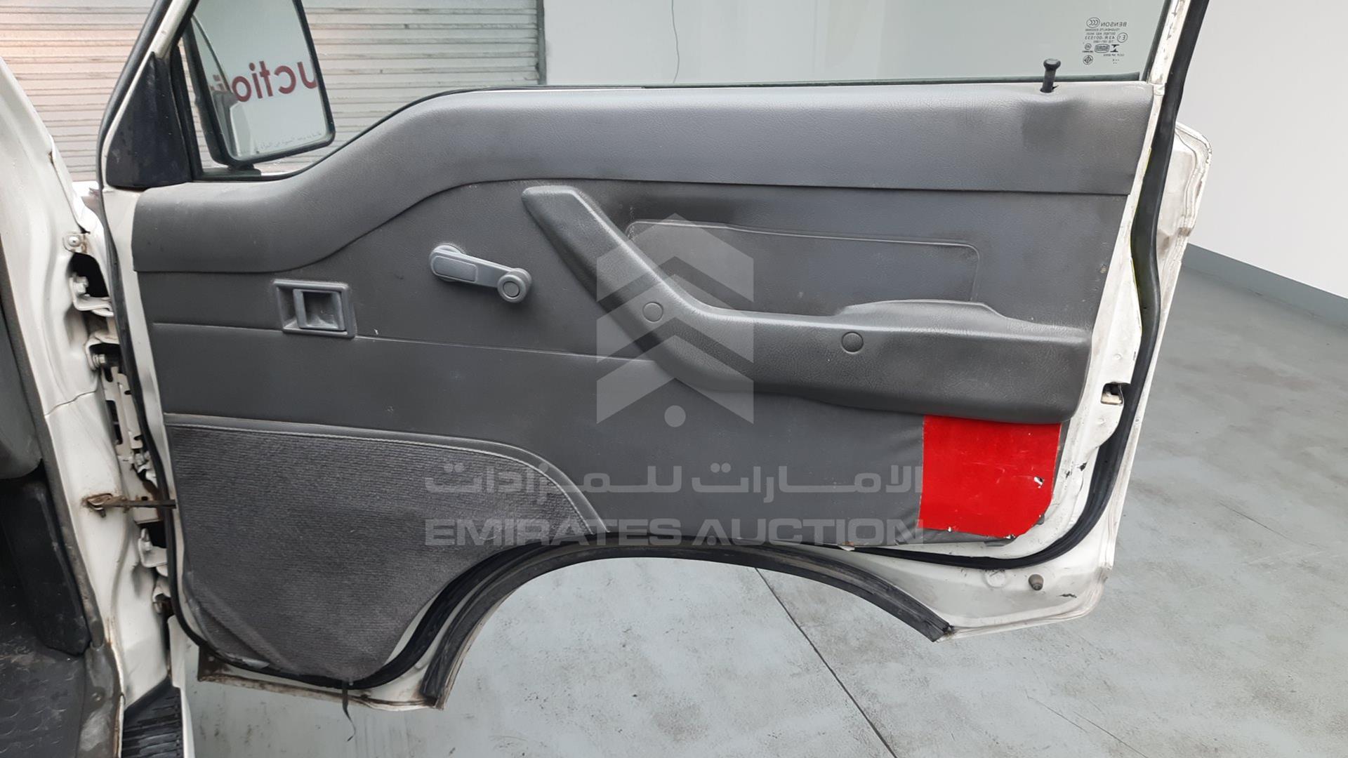 2014 MITSUBISHI L 300 VIN: JMYHNP13WEA701033