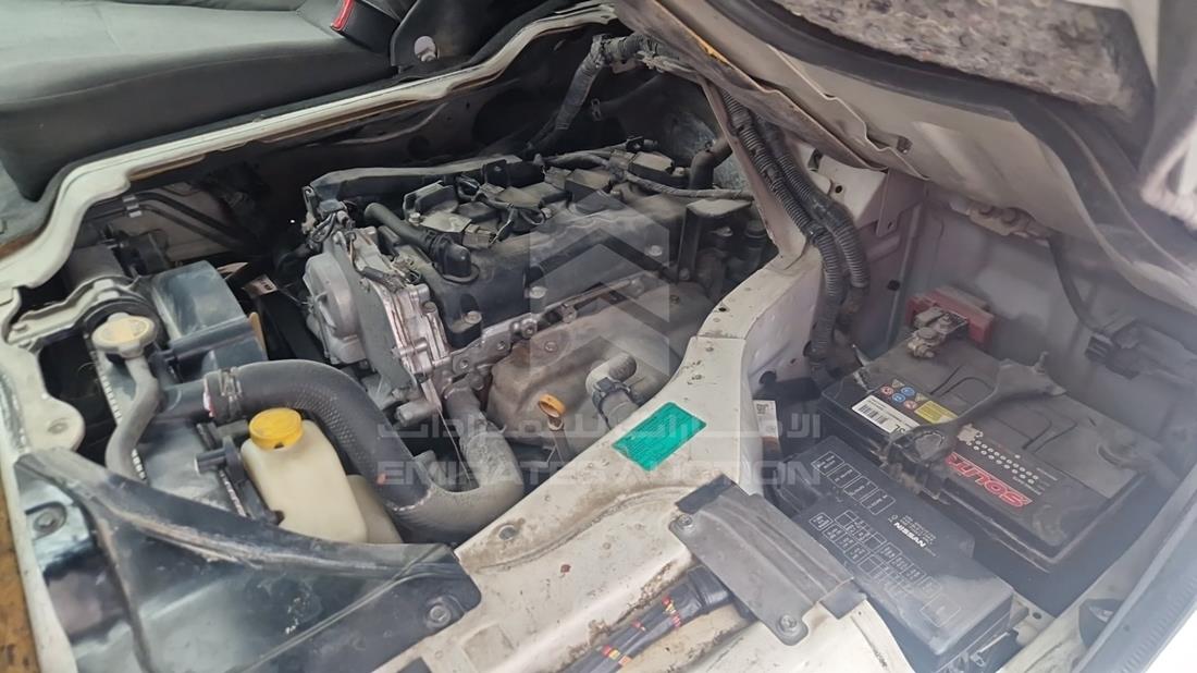 2015 Nissan Urvan — Engine Bay — Photo 23