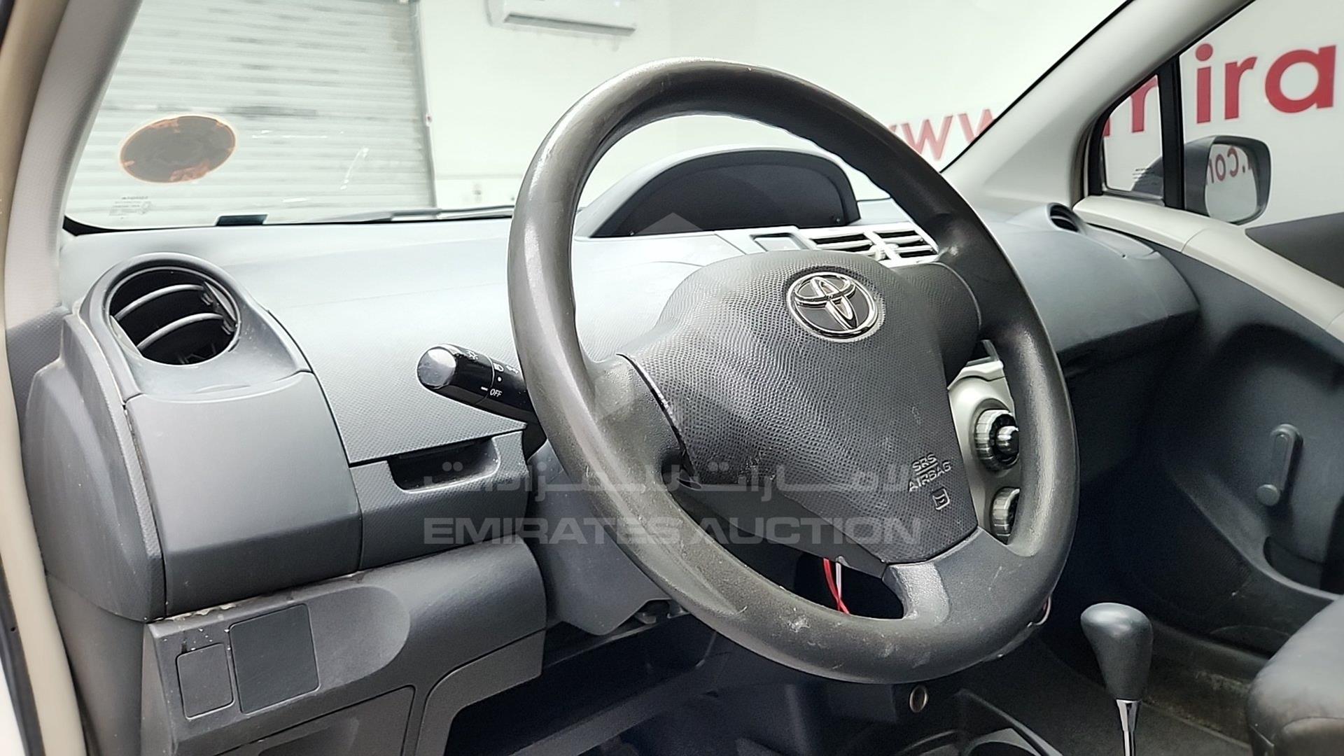 2008 TOYOTA YARIS VIN: JTDKW923185102750