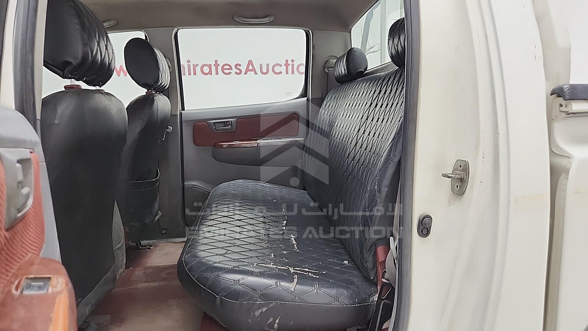 2008 TOYOTA HILUX VIN: MR0FX22G181309155