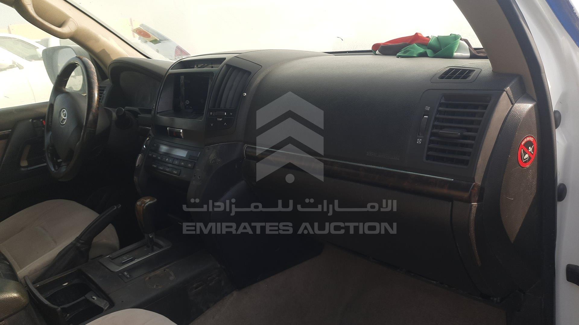 2011 TOYOTA LAND CRUISER VIN: JTMHU09J2B5052304