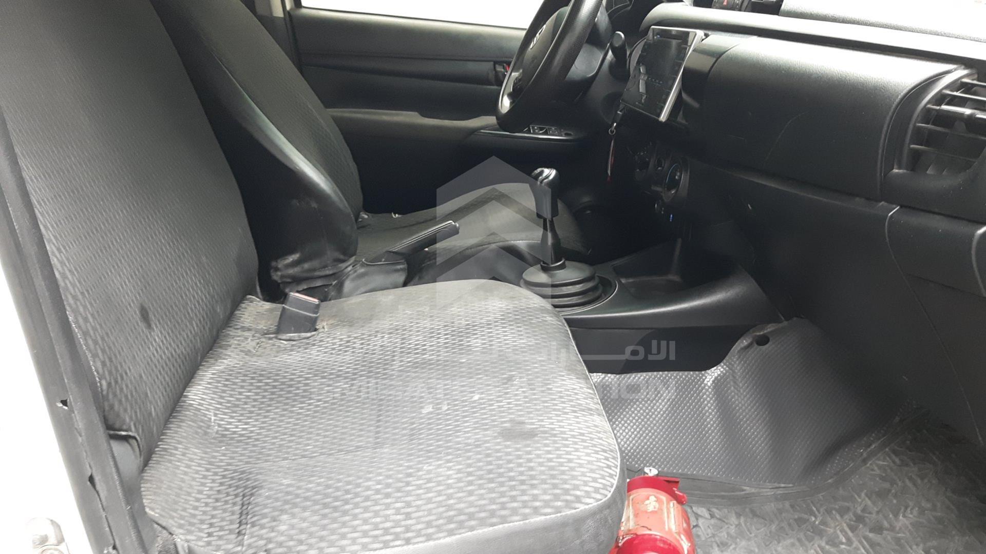 2017 TOYOTA HILUX VIN: MR0DB8CD2H0115737