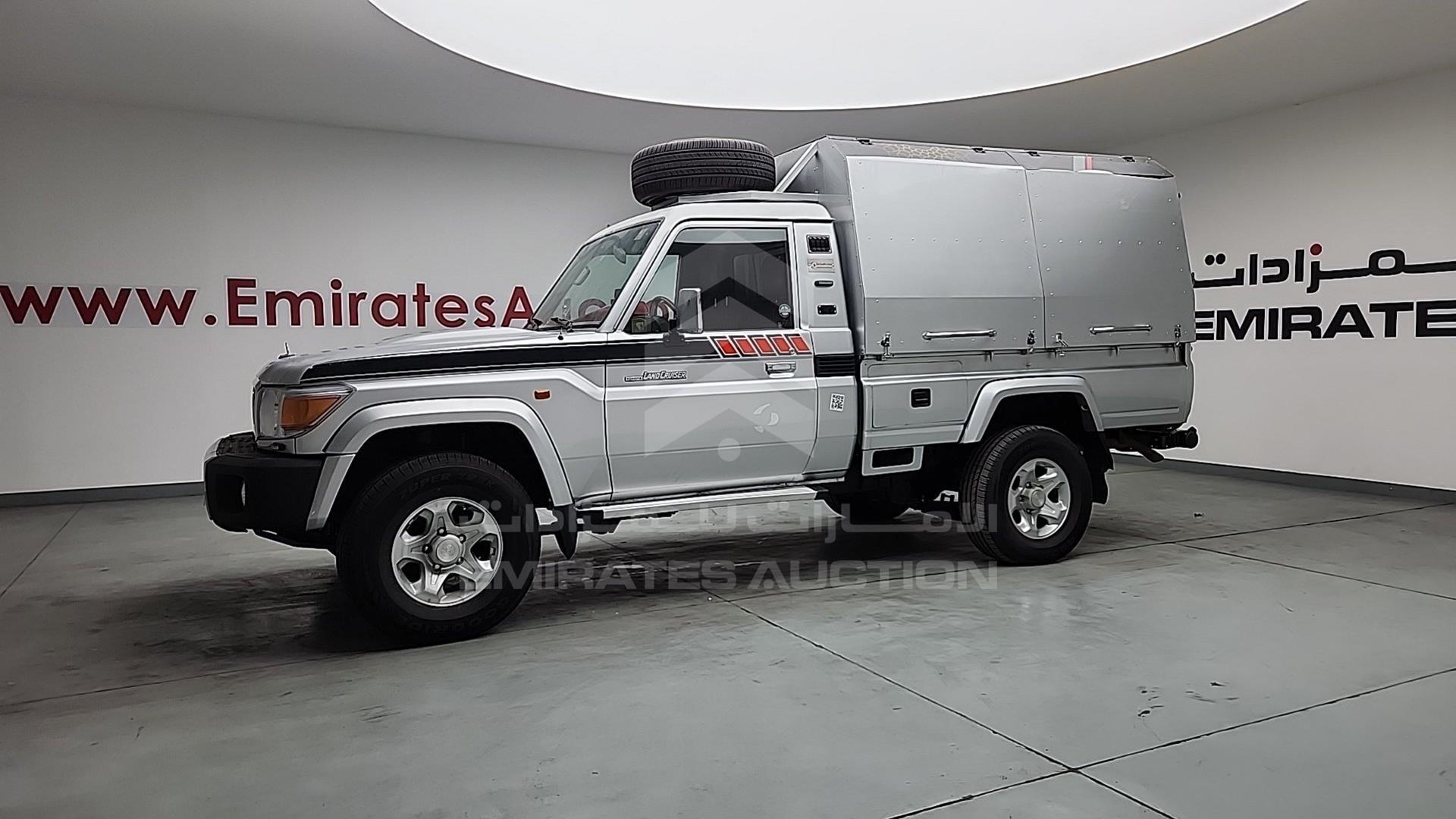 2009 TOYOTA LAND CRUISER VIN: JTFLJ71J198018409