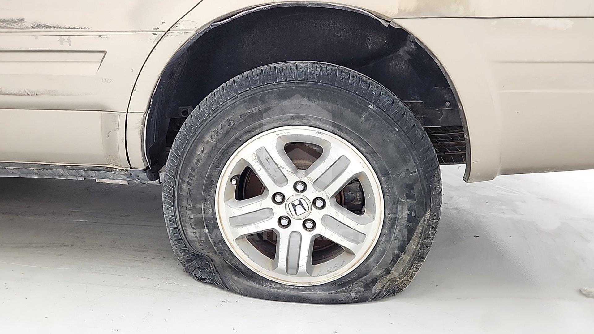 2005 HONDA MRV VIN: 2HKYF18115H700916
