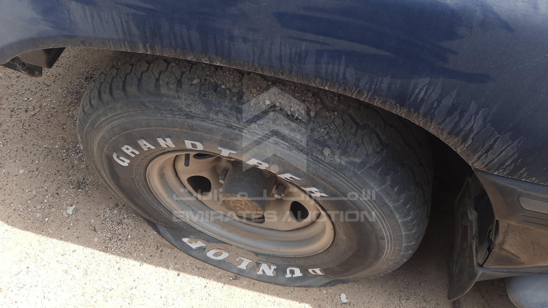 2004 TOYOTA LAND CRUISER VIN: JTECB09J443013434