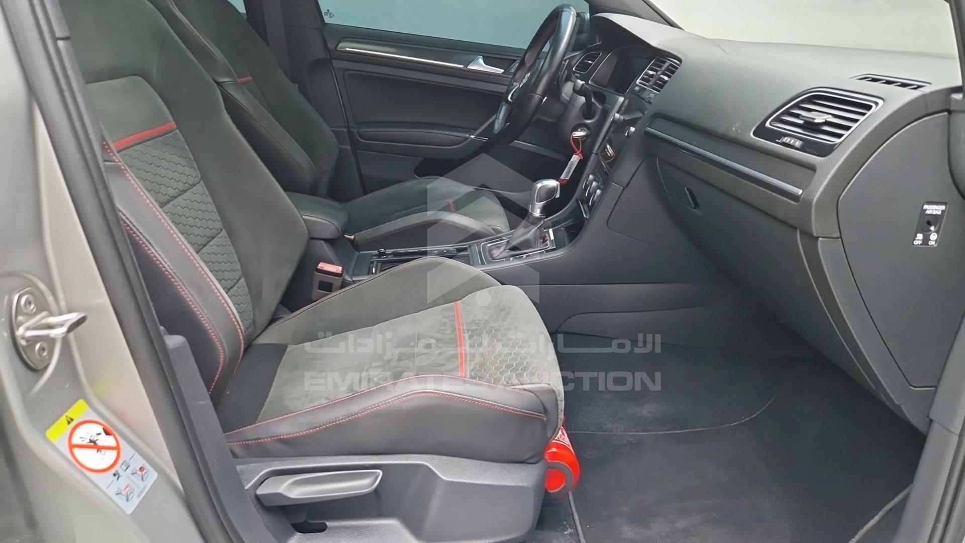 2018 VOLKSWAGEN GOLF VIN: WVWFL2AU7JW034126