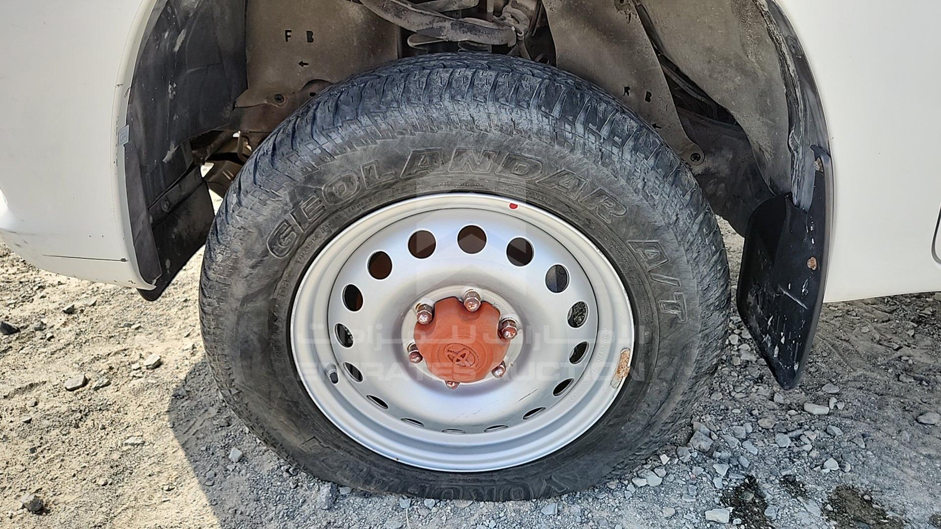 2019 TOYOTA HILUX VIN: MR0DX9CD2K2636430