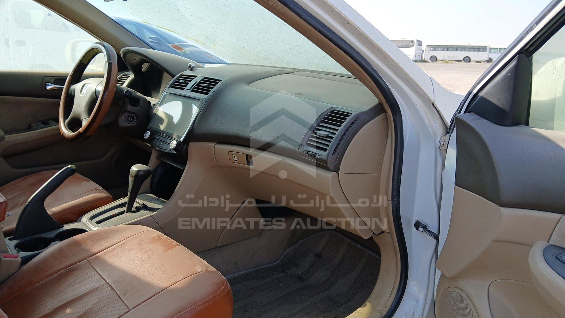 2005 HONDA ACCORD VIN: JHMCM56555C413652