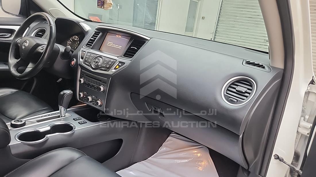 2017 Nissan Pathfinder — Front Right Passenger Dashboard View — Photo 27