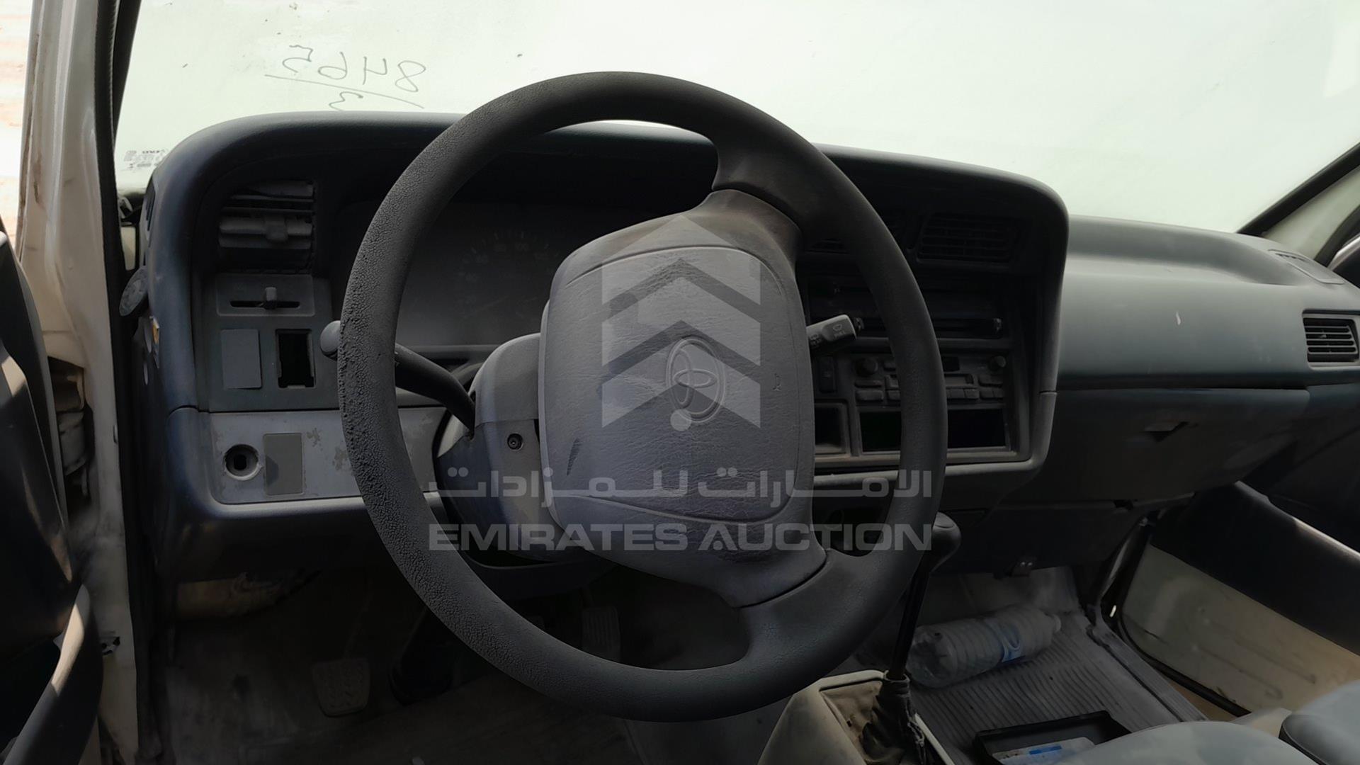 2003 TOYOTA HIACE VIN: JT4ZR119537010325