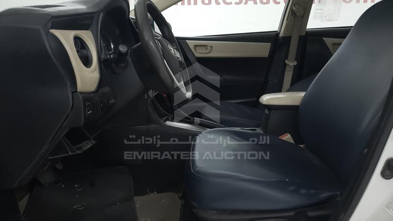 RKLBB9HEXH5193248 Auction: EmiratesAuction Lot: 404124 RKLBB9HEXH5193248 Toyota Corolla 2017 WHITE Photo 12