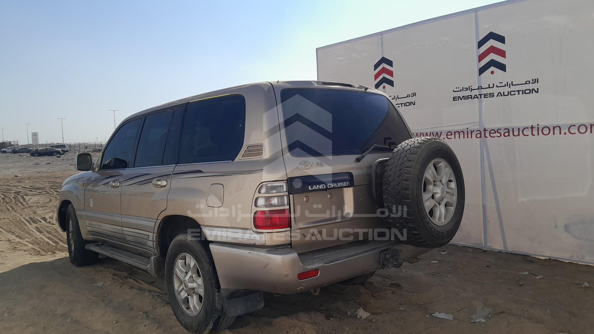 2005 TOYOTA LAND CRUISER VIN: JTEHT05J052076708