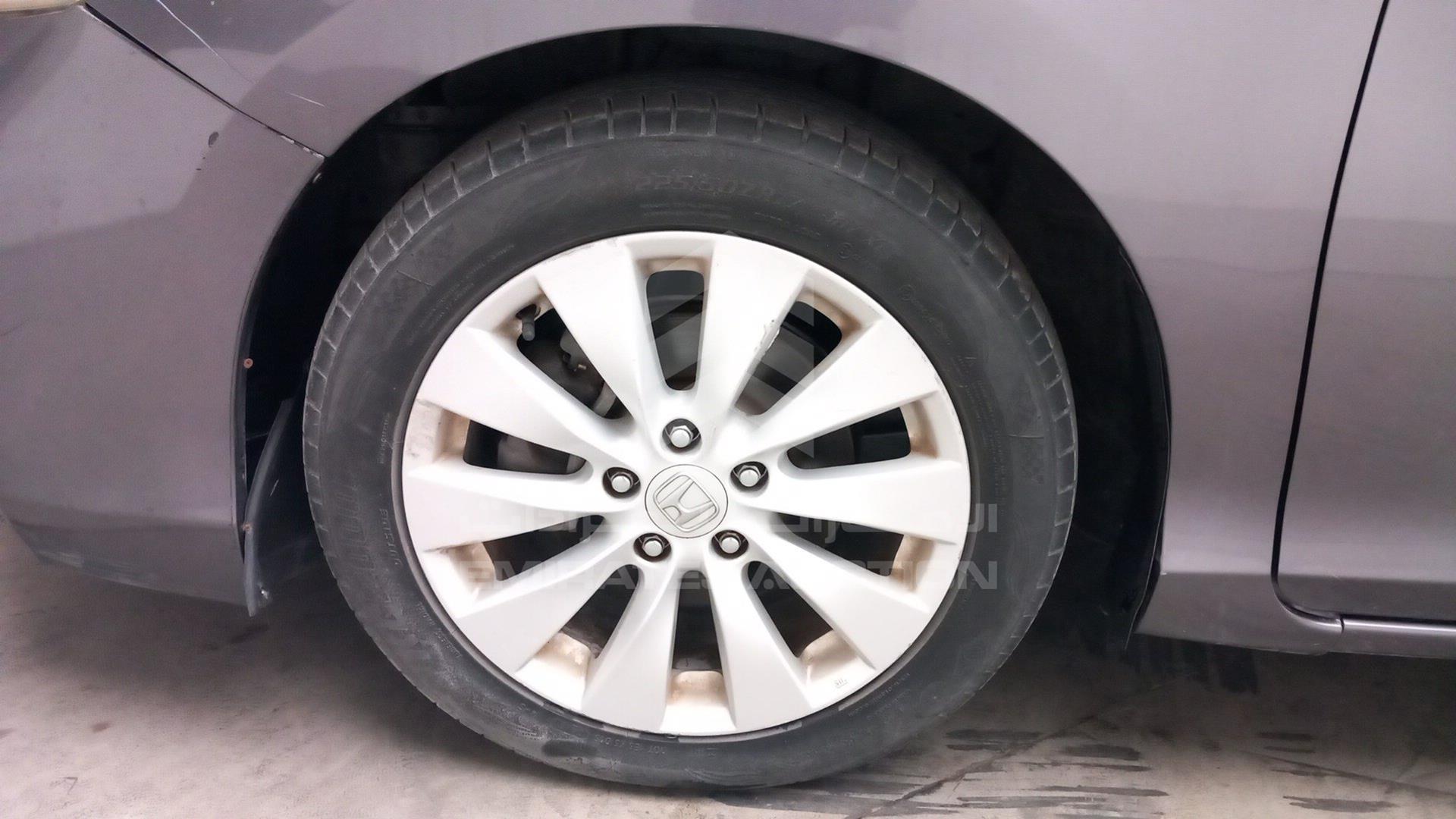 2015 HONDA ACCORD VIN: 1HGCR2F72FA103024