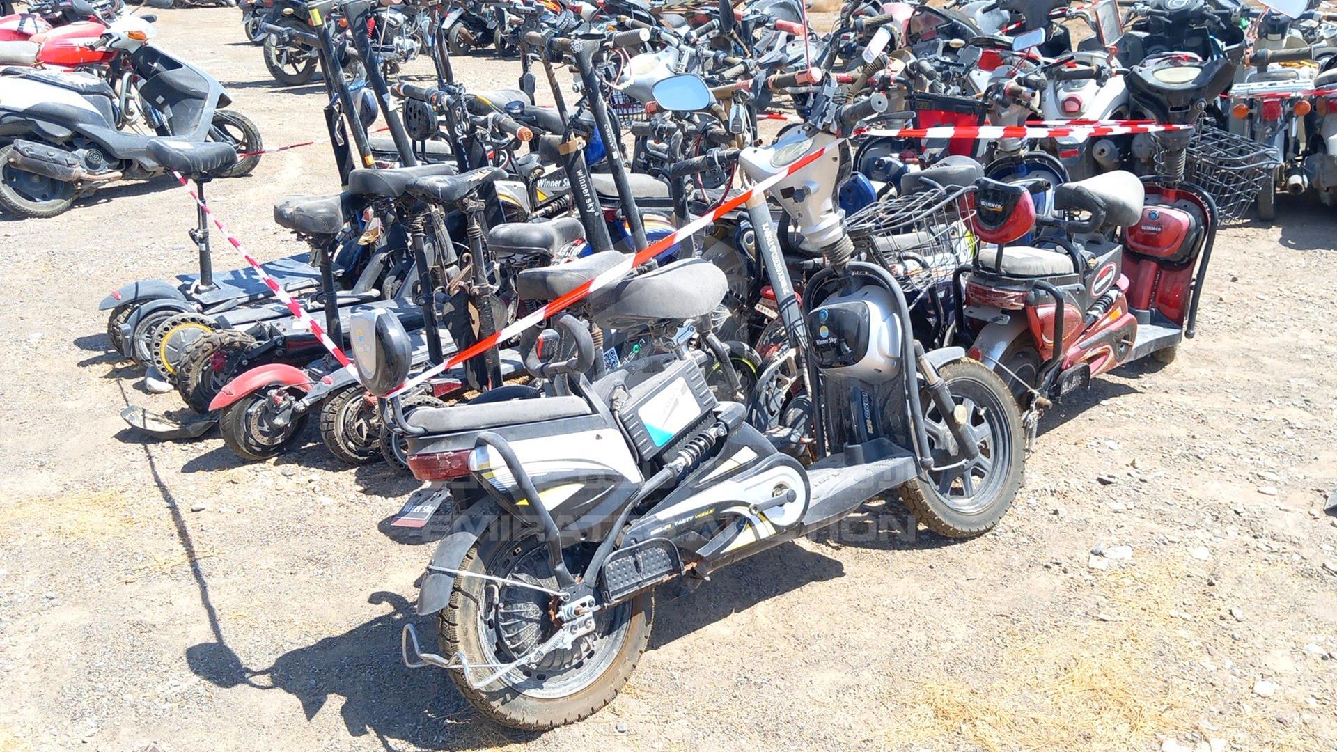 0 UNDEFINED 20 ELECTRIC SCOOTER VIN: T48V350W231008930