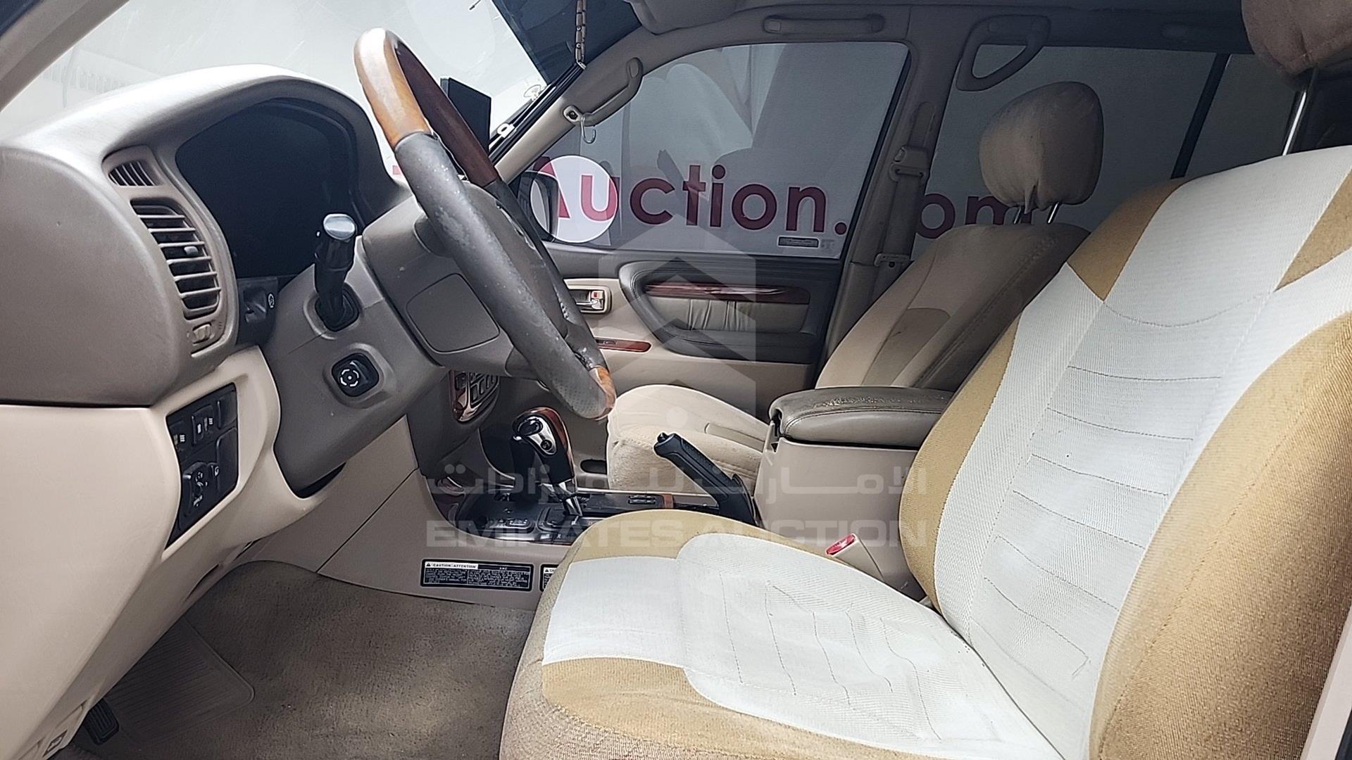 2001 LEXUS LX 470 VIN: JTJHT00W513503311