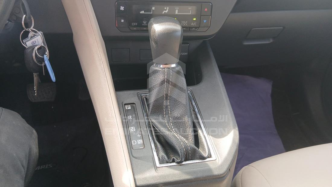2023 Toyota Yaris — Gear View — Photo 18